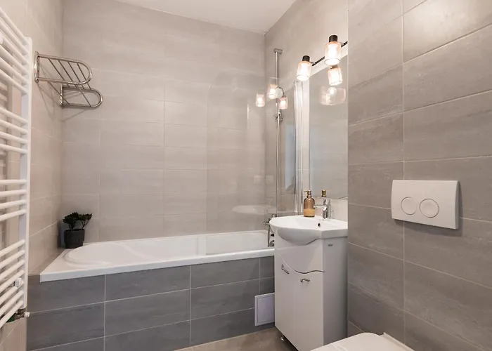 Skylark - Vancouver Penthouse Premium With Jacuzzi And Panoramic View * Brasov