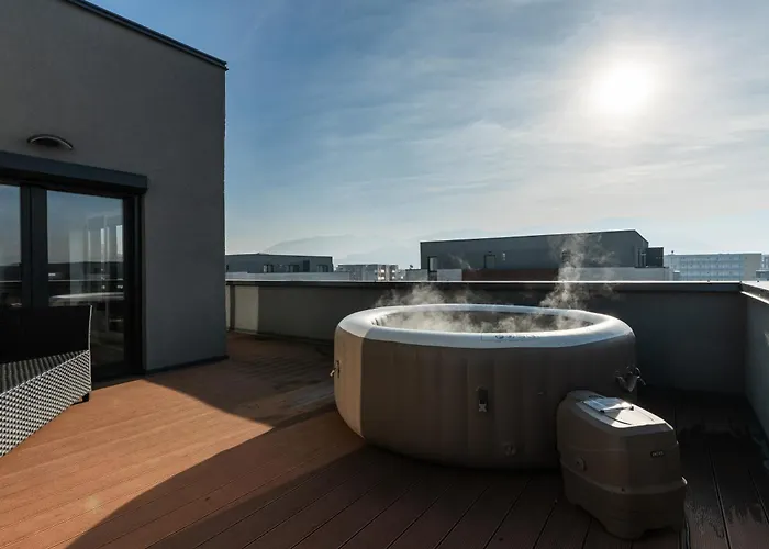 Skylark - Vancouver Penthouse Premium With Jacuzzi And Panoramic View דירה בראשוב